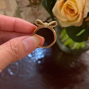 Elegant Gold Bow Ring
